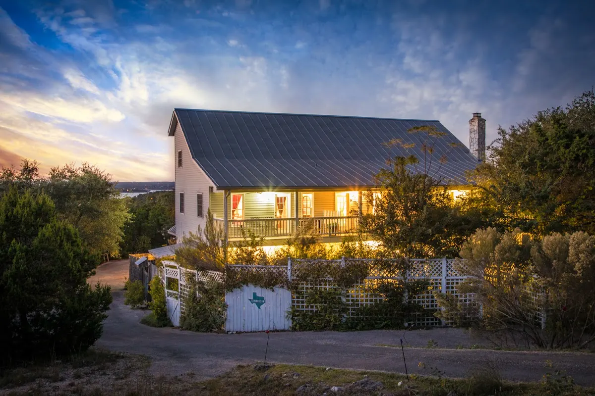 Equinox Inn at Canyon Lake