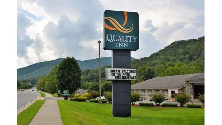 Quality Inn Cherokee Riverside