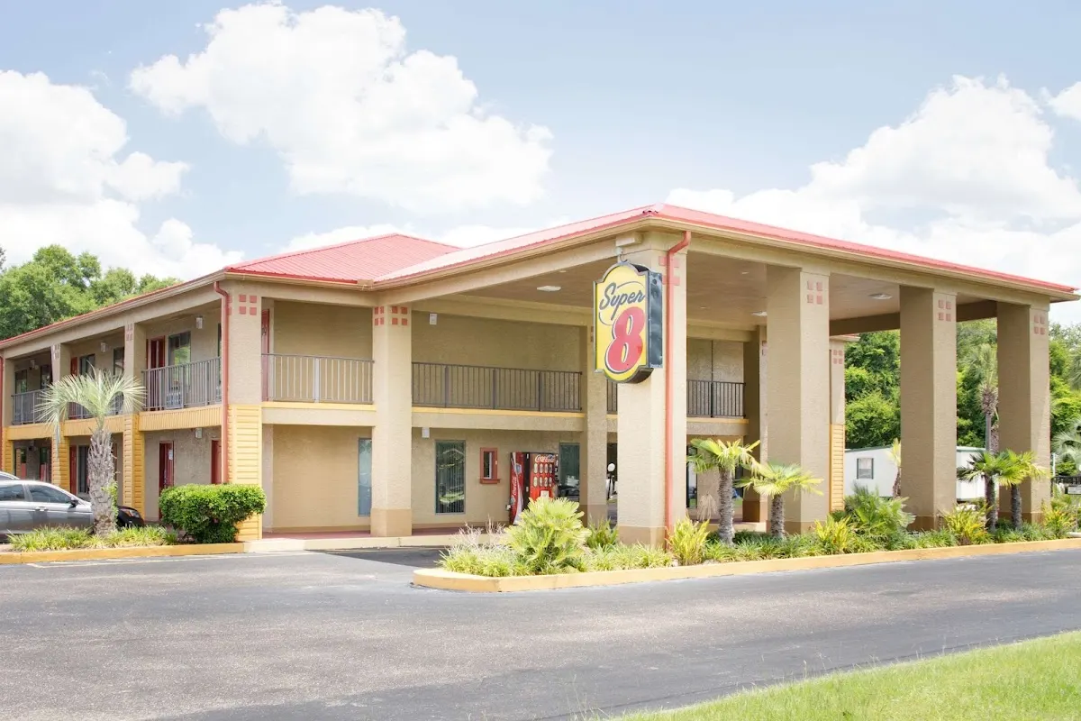 Super 8 by Wyndham Defuniak Springs