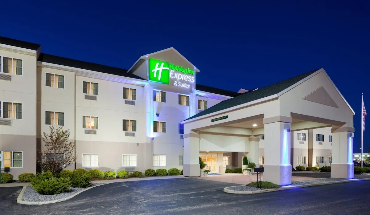 Holiday Inn Express & Suites Stevens Point by IHG