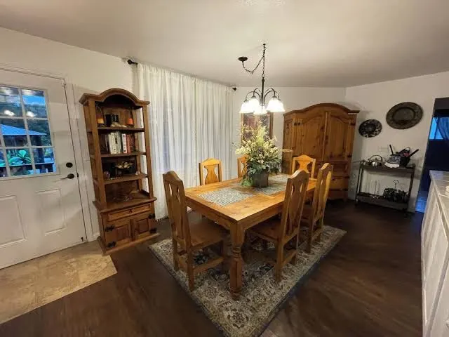Two Sisters Inn