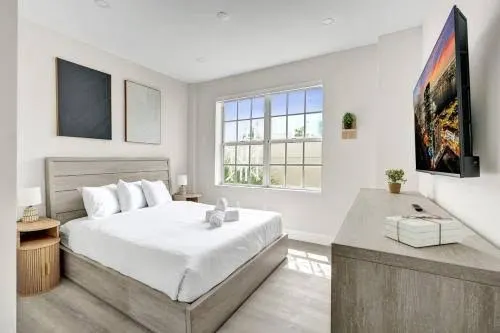 SoBe Suites 727