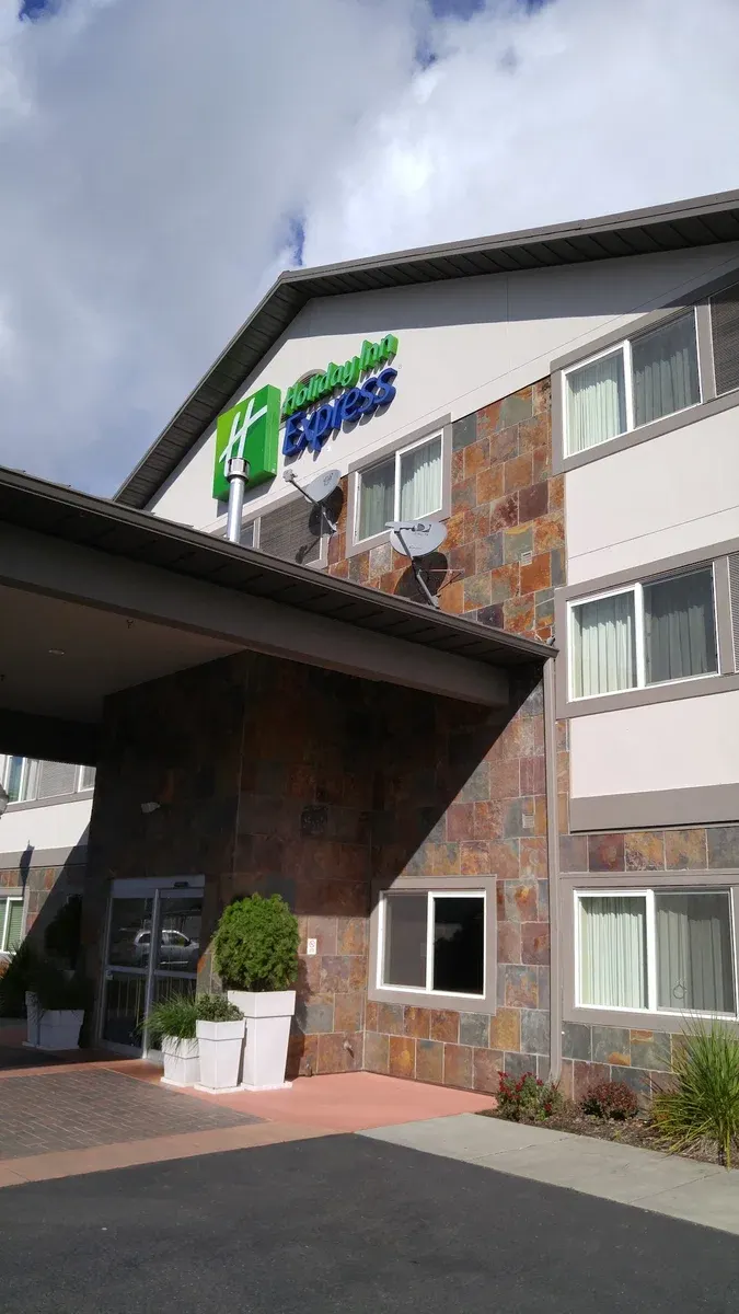 Holiday Inn Express & Suites Seattle-Everett, an IHG Hotel