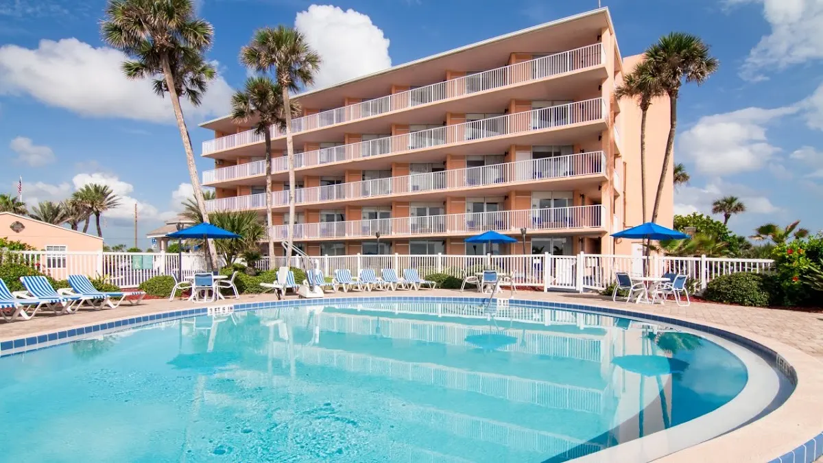 Coral Sands Inn & Seaside Cottages