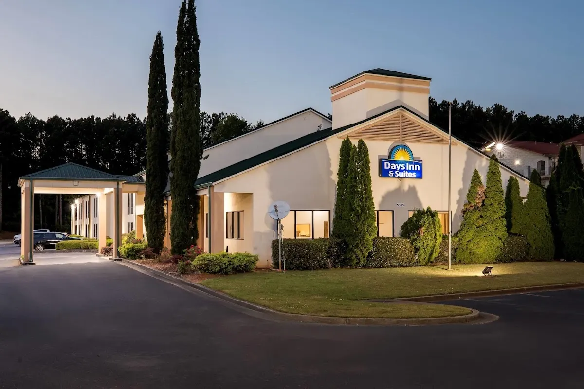 Days Inn & Suites by Wyndham Peachtree Corners/Norcross