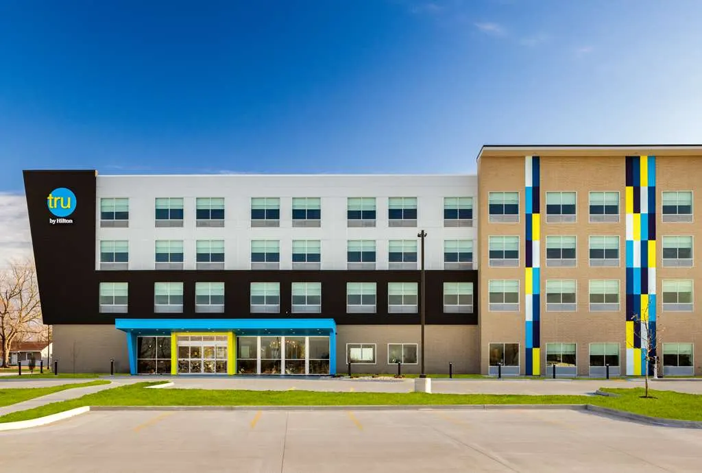 Tru by Hilton Oshkosh