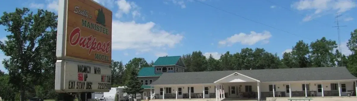 Scully's Manistee Outpost Motel