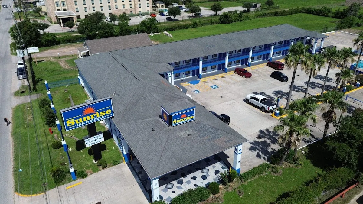 Sunrise Inn & Suites
