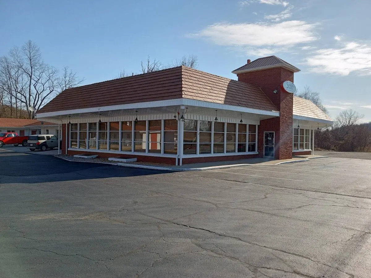 7 Gables Motel