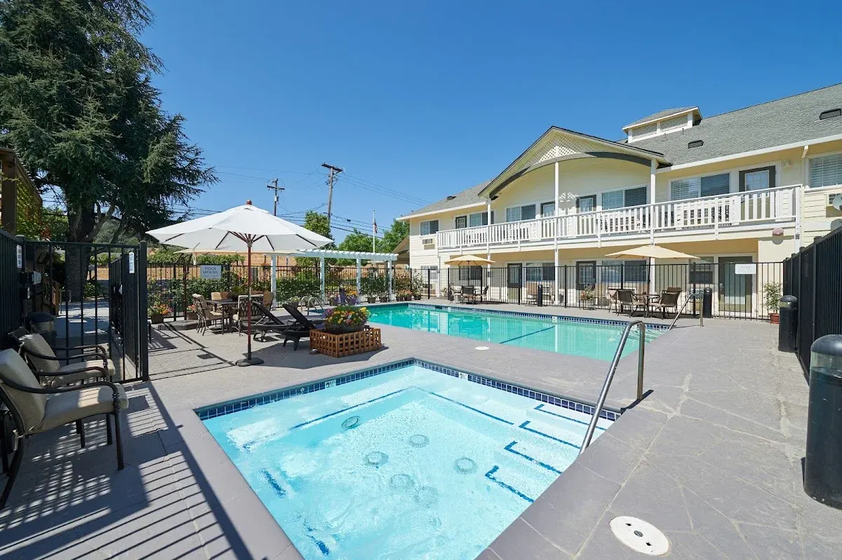 Geyserville Inn