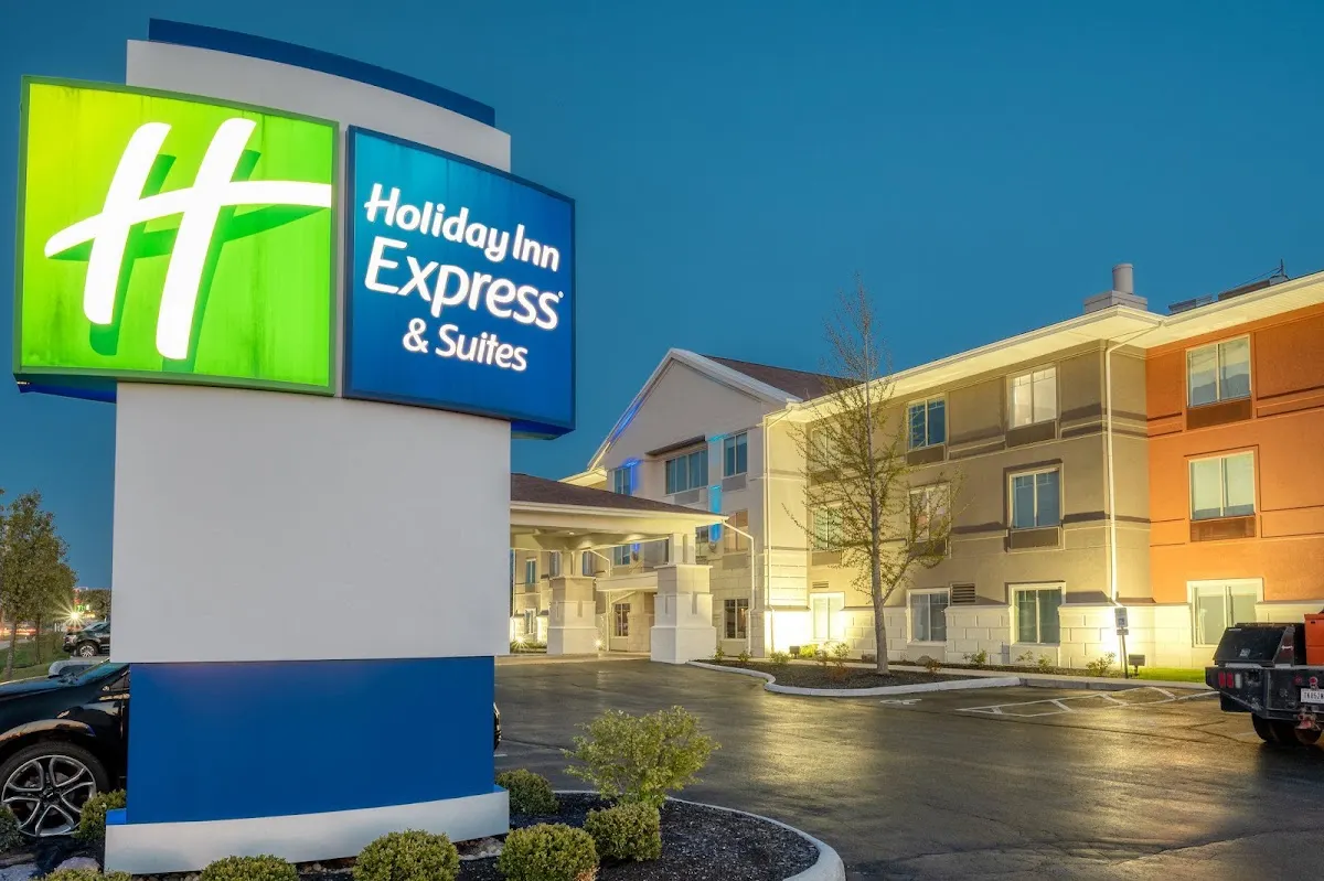 Holiday Inn Express & Suites Greenville by IHG