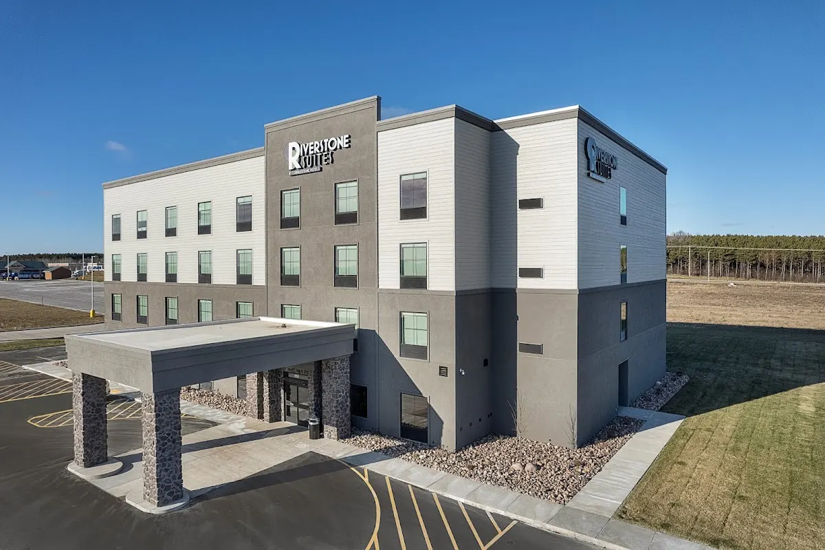 Riverstone Suites by Cobblestone Hotels - Chippewa Falls