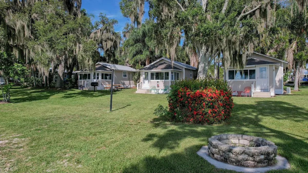 Lakeside Cottages