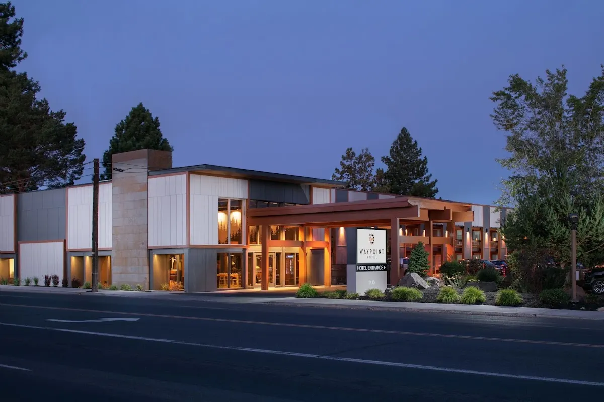 Waypoint Hotel