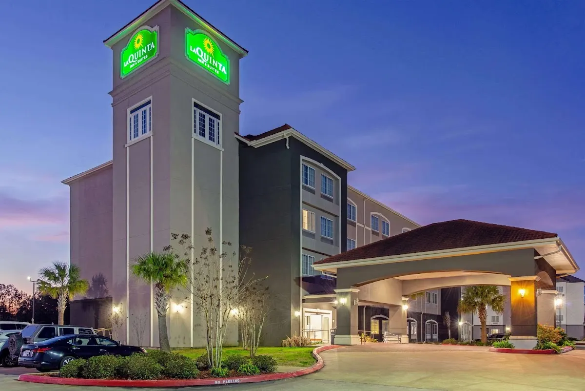 La Quinta Inn & Suites by Wyndham Leesville Ft. Polk