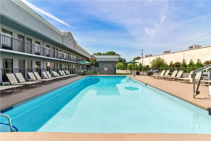 Quality Inn & Suites Greenville - Haywood Mall