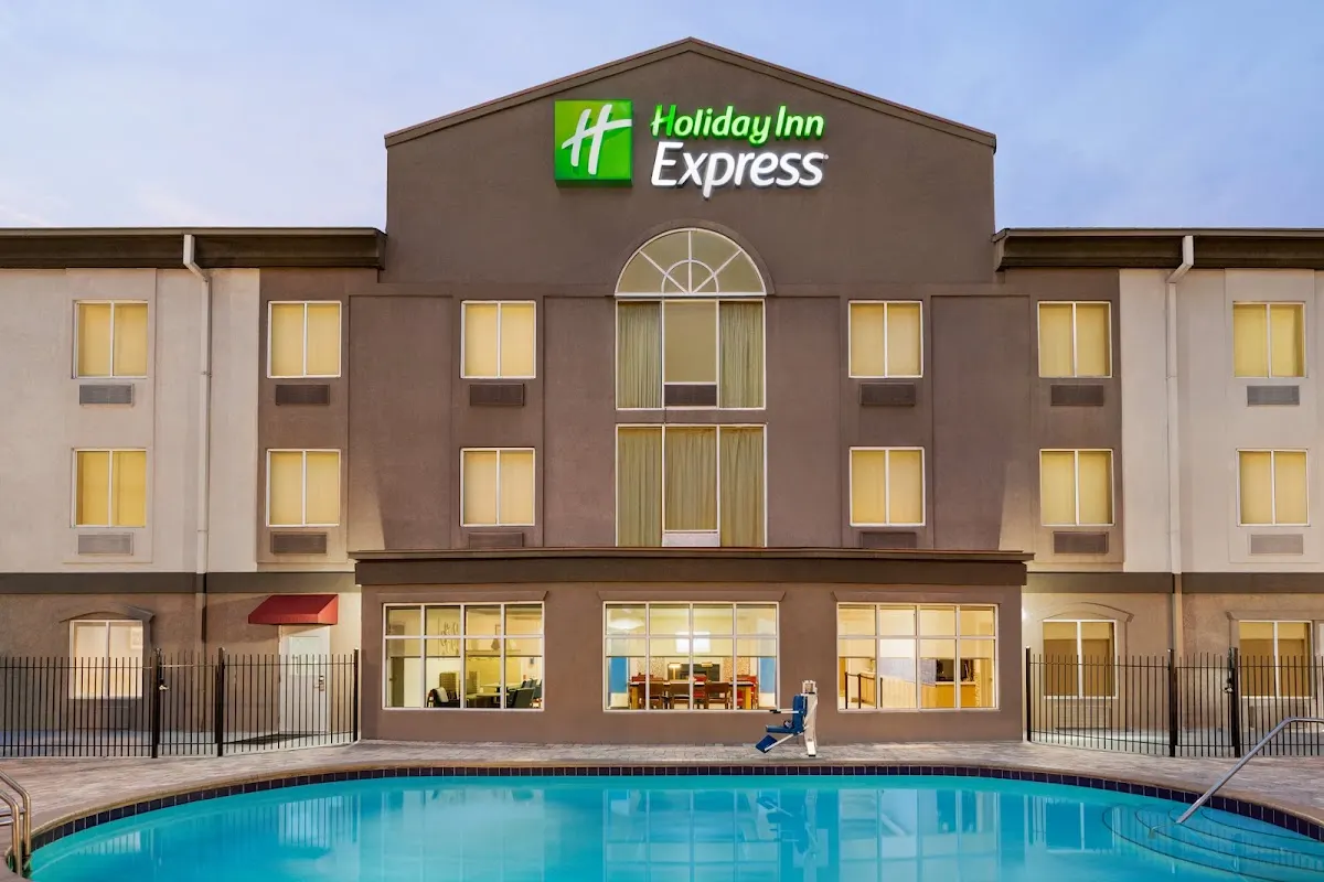 Holiday Inn Express & Suites Live Oak by IHG