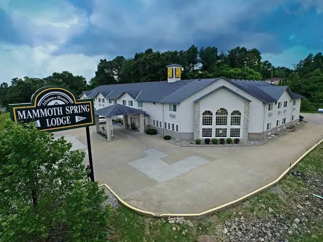 Mammoth Spring Lodge