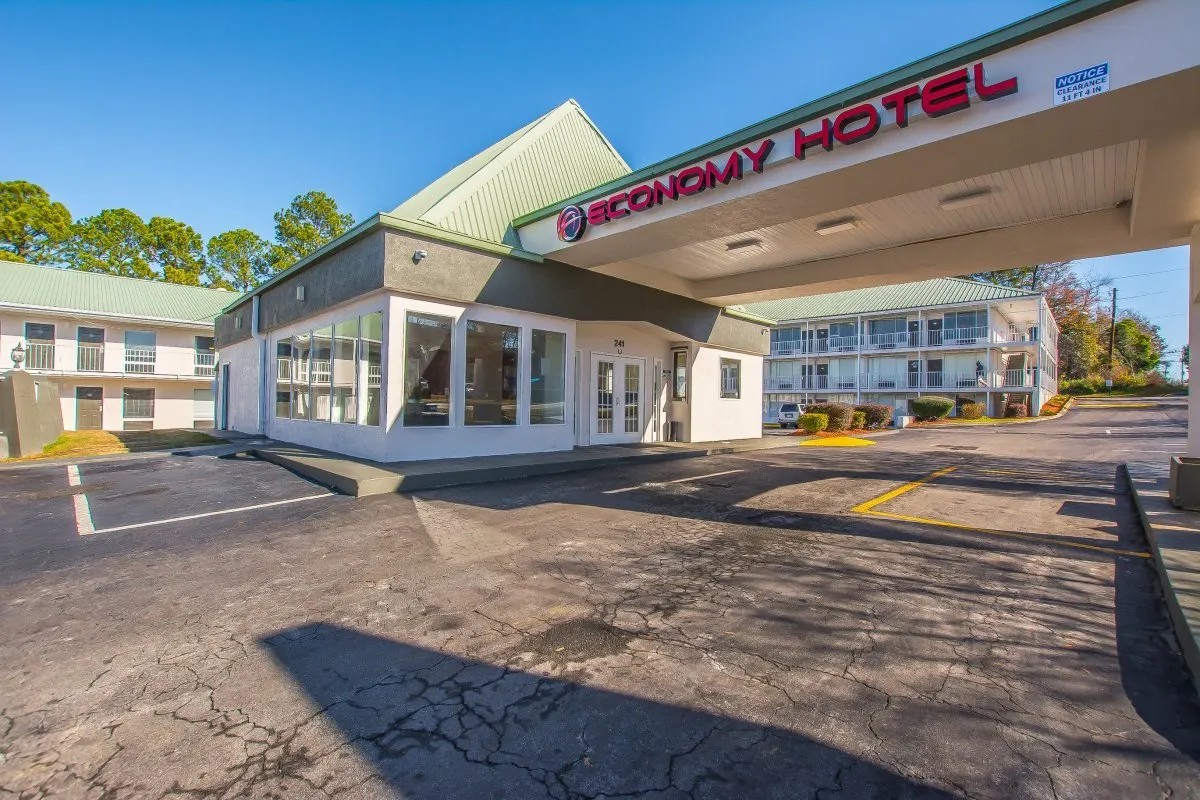 Economy Hotel Forest Park