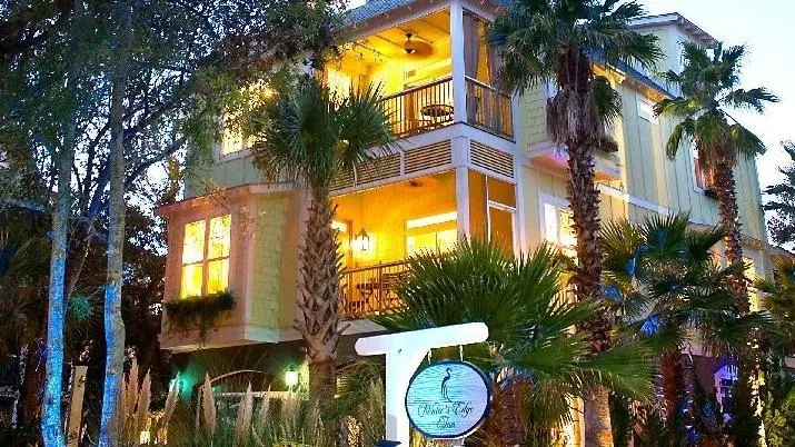 Water's Edge Inn