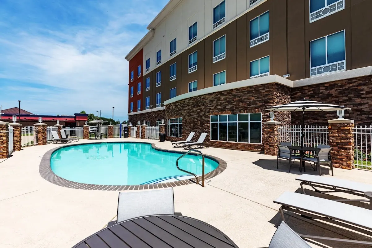 Holiday Inn Express & Suites Bossier City by IHG