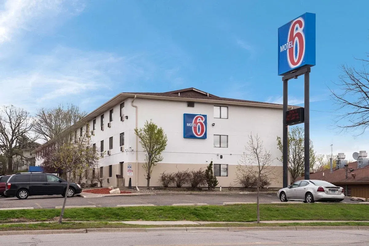 Motel 6 Saint Paul, MN - I-94