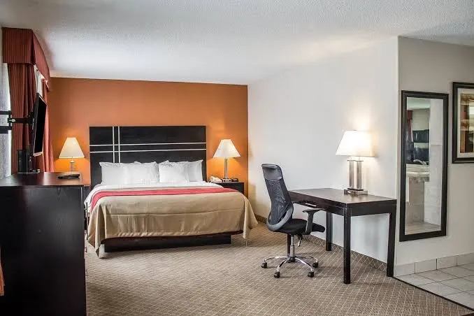 Howard Johnson by Wyndham Columbus State Fairgrounds I-71