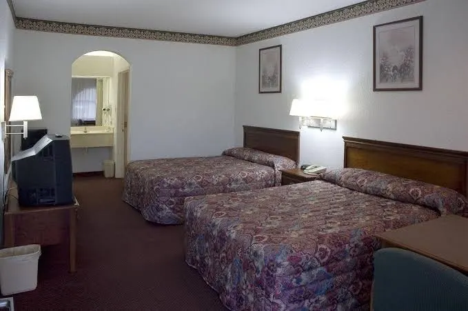 Budget Host-Hempstead Inn