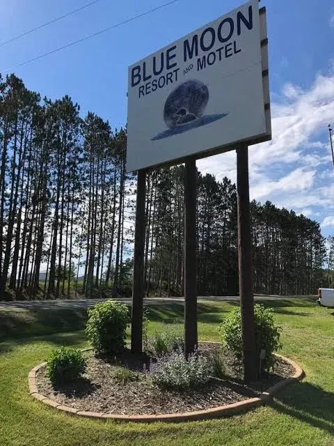 Blue Moon Resort and Motel