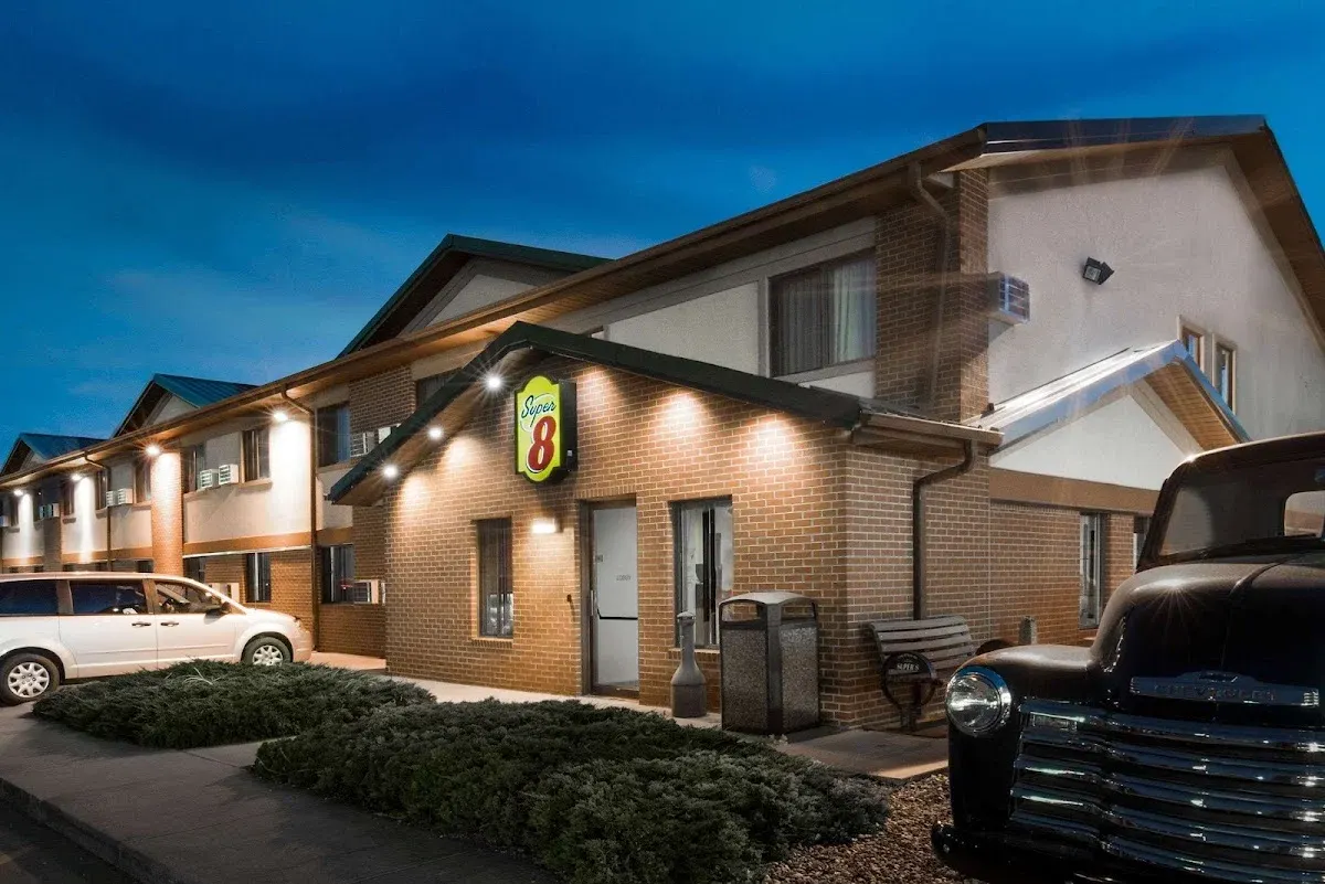 Super 8 by Wyndham Murdo