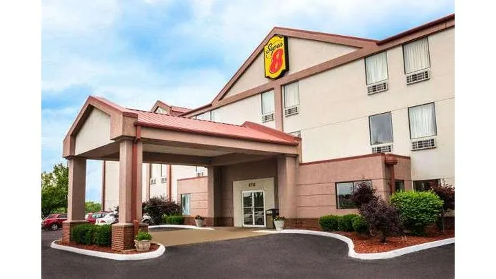 Super 8 by Wyndham Pevely