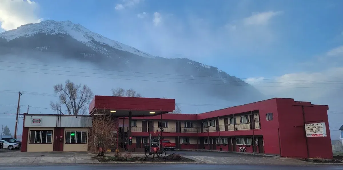 Triangle Motel