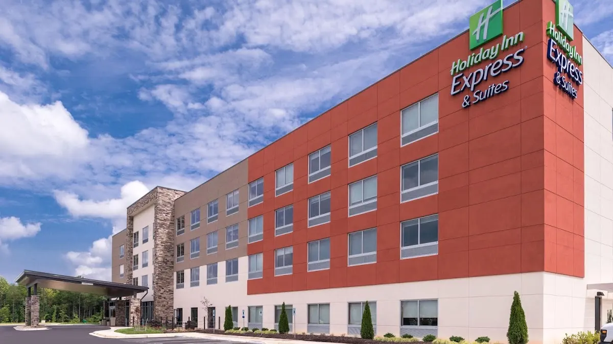 Holiday Inn Express & Suites Farmville by IHG