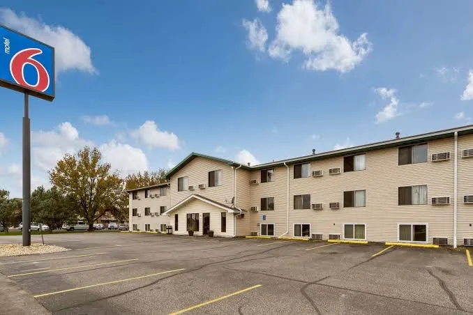 Howard Johnson by Wyndham Albert Lea