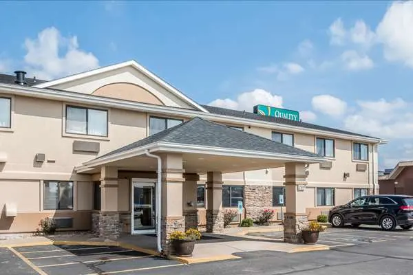 Quality Inn Coralville - Iowa River Landing