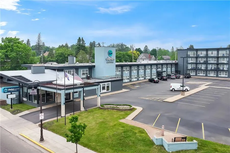 Clarion Pointe Rhinelander Downtown
