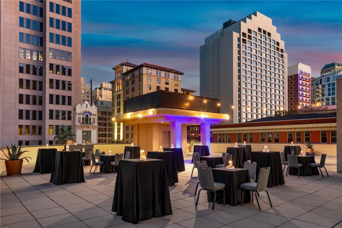 Embassy Suites by Hilton San Antonio Riverwalk Downtown