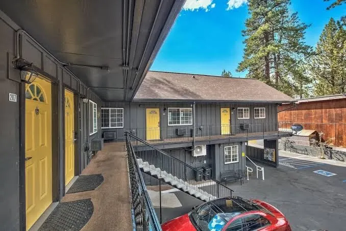 Lake Ridge Hotel