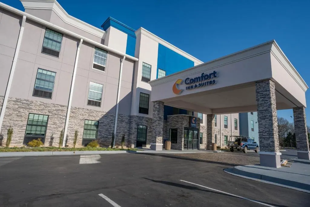 Comfort Inn & Suites River City Decatur