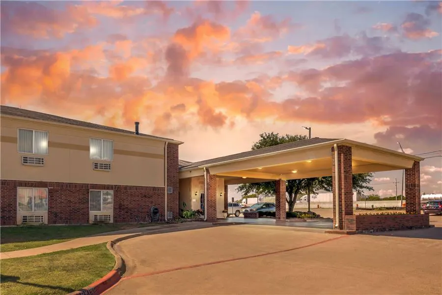 Comfort Inn & Suites Red Oak - Dallas Area