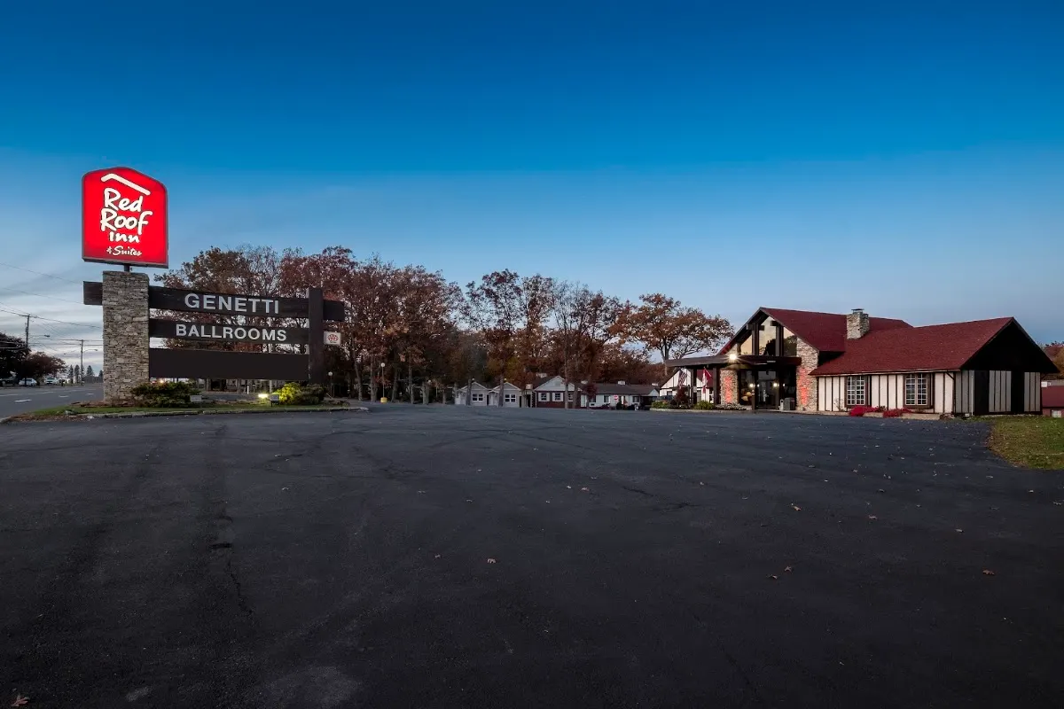Red Roof Inn & Suites Hazleton