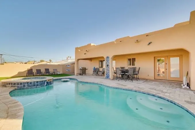 Putting Green & Mtn View: Lake Havasu City Home!