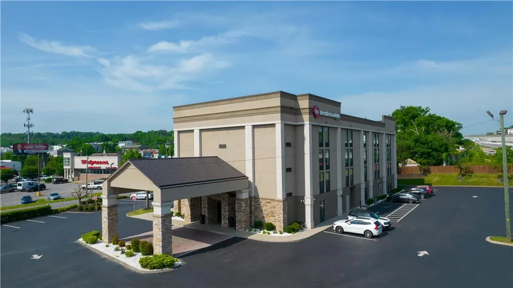 Best Western Plus Belle Meade Inn & Suites