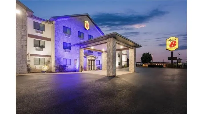 Super 8 by Wyndham Uniontown PA