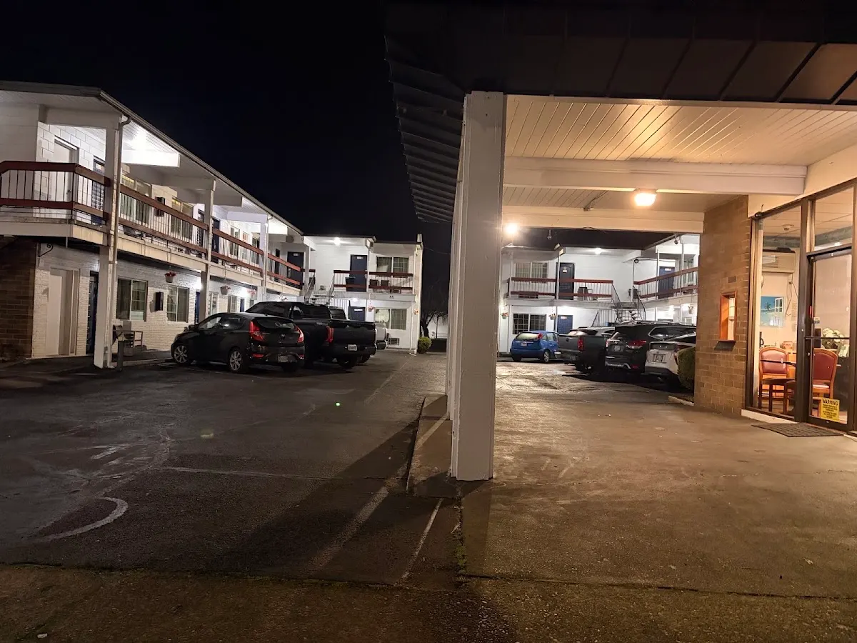 Traveler's Inn - Longview
