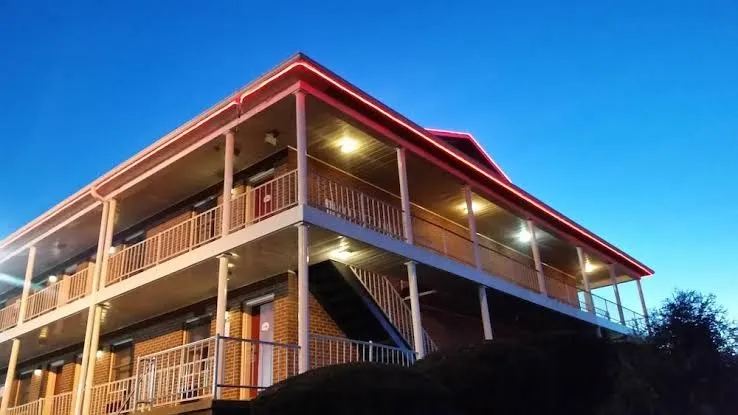 The Boston Inn
