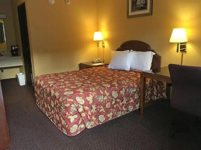 Days Inn by Wyndham York Alabama