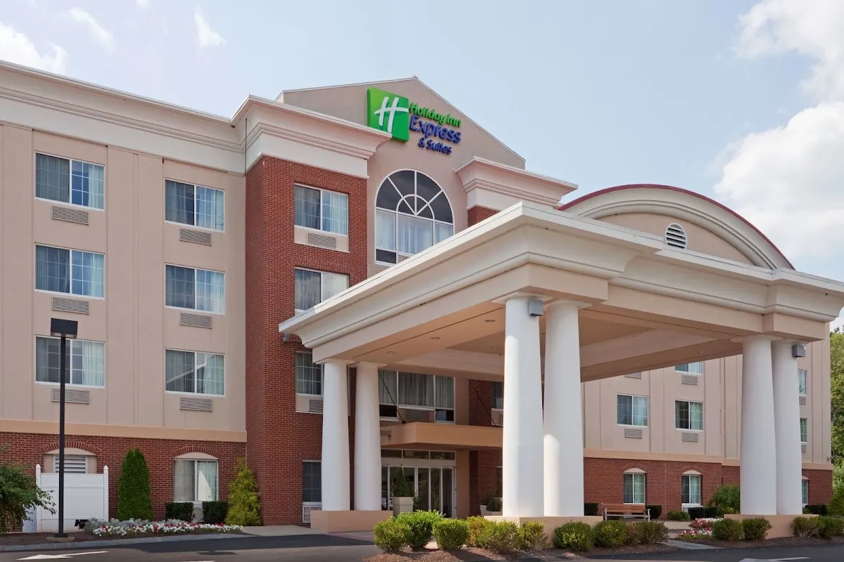 Holiday Inn Express & Suites Middleboro Raynham by IHG