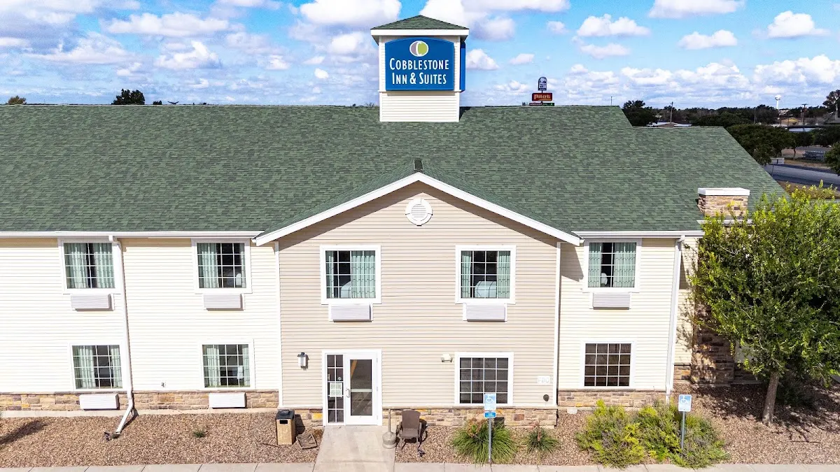 Cobblestone Inn & Suites - Big Lake