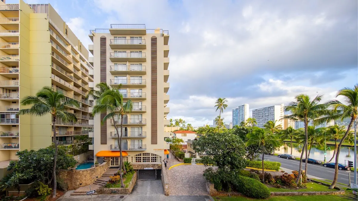 Coconut Waikiki Hotel